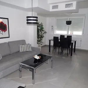 https://malaga-apartamentos-malaga-29008.hotelsinnerja.org
